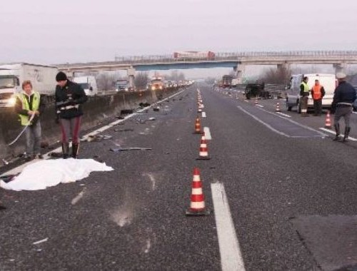 incdente-autostrada-del-sole-a1-morti-800x600-e1518697203916